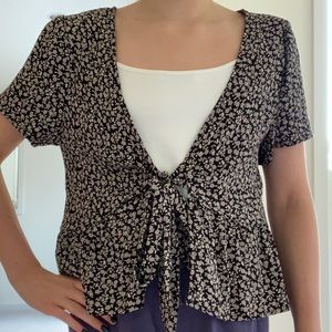 J. Galt (Brandy Melville at PacSun) floral tie top